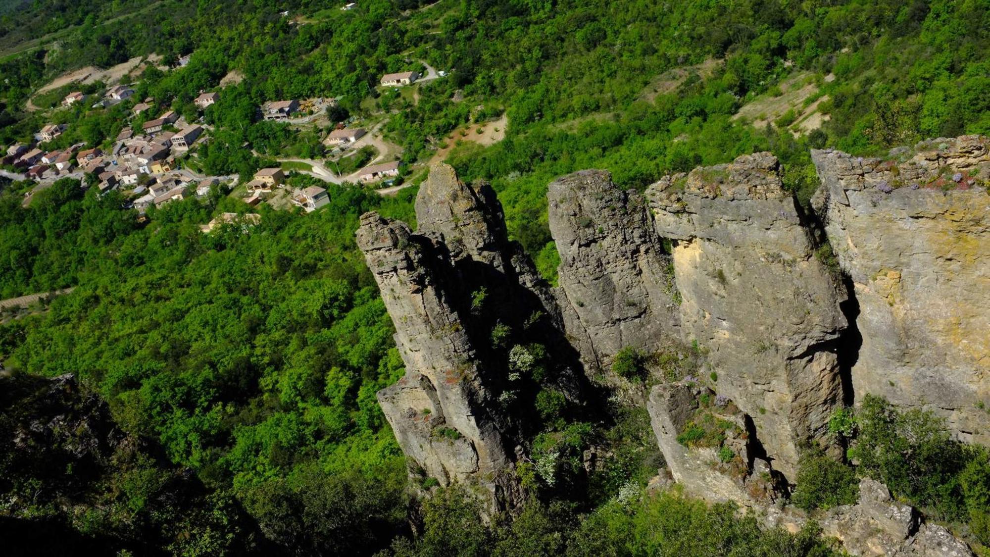 Des Lits Sur La Place Hérépian Εξωτερικό φωτογραφία